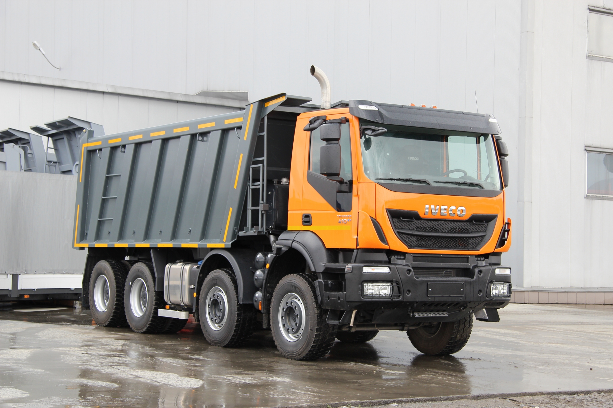 самосвал IVECO-AMT AD 8х4