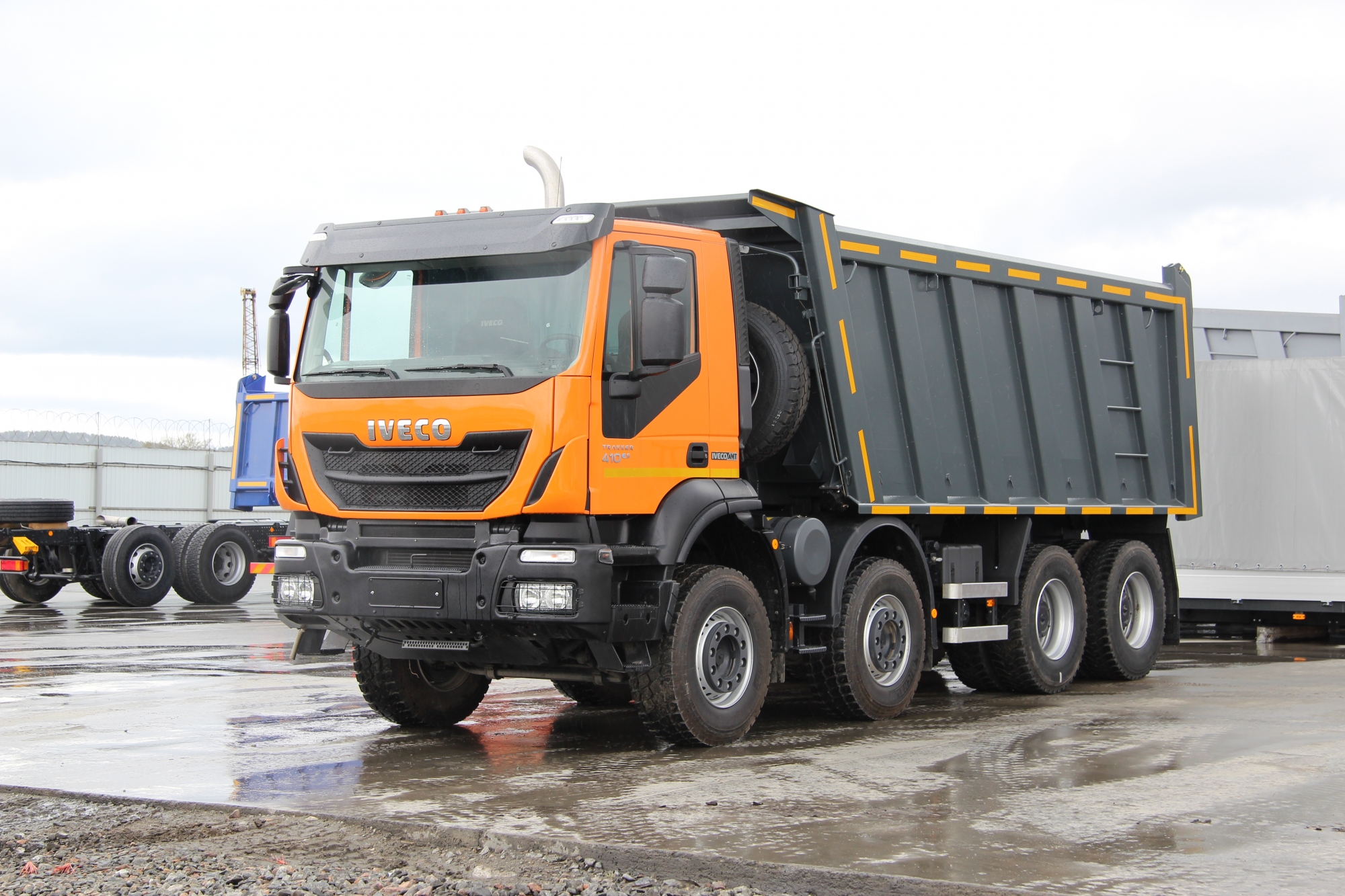 самосвал IVECO-AMT AD 8х4